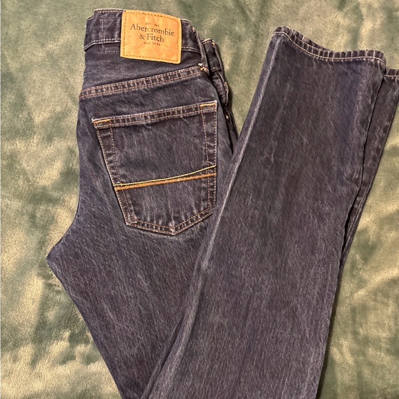 Abercrombie & Fitch Men's Straight Jeans - Dark Wash, Size 28W x 30L (4350) - Picture 3 of 11